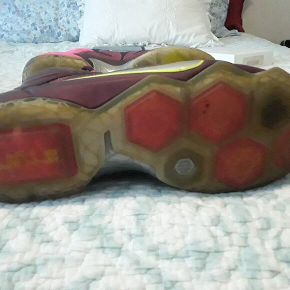 Nike Lebron James XII basketball Men's size 11 Like New Condition - Picture 6 of 6